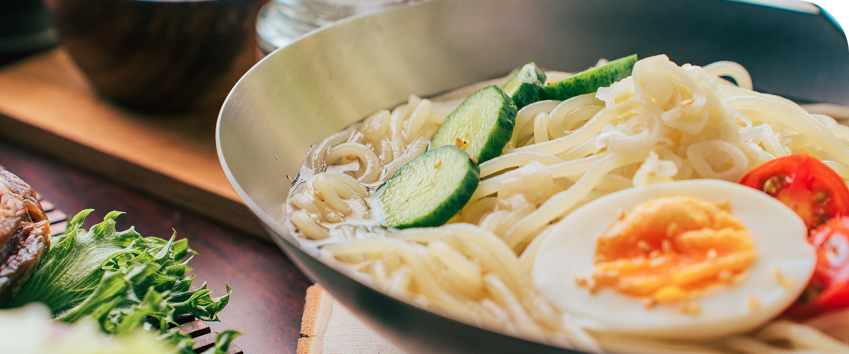 みんなでコンロを囲む